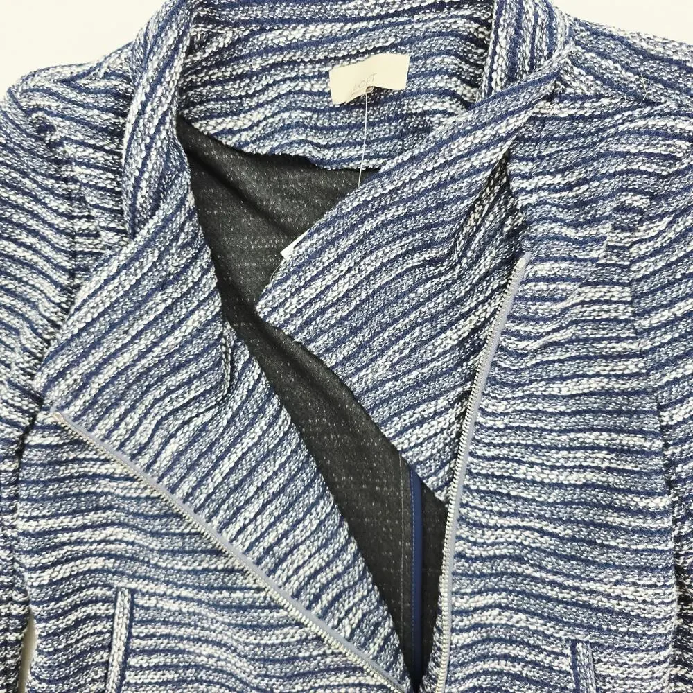 LOFT asymmetric zipper